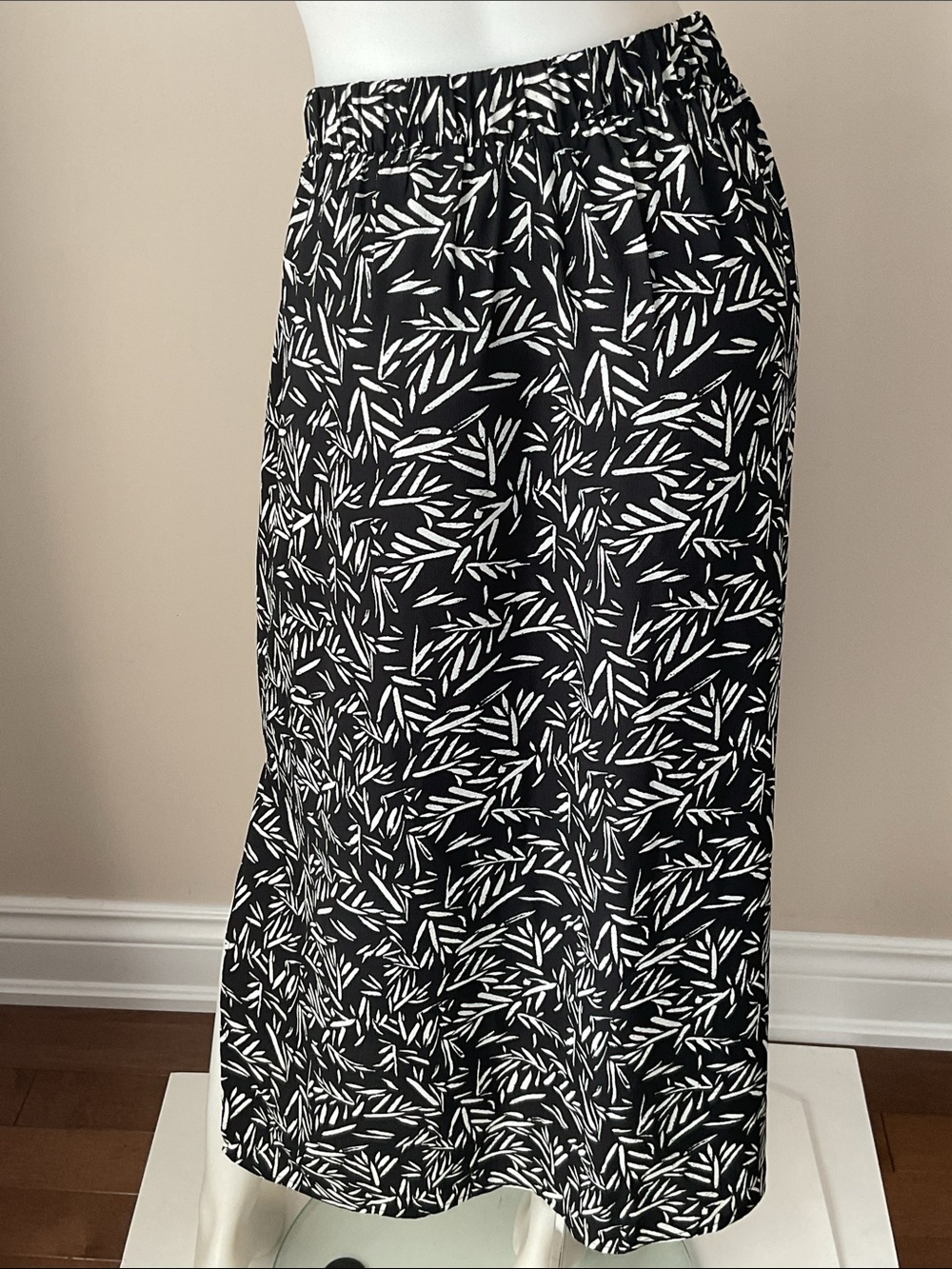 Cleo Printed Midi Skirt - Picture 4 of 9